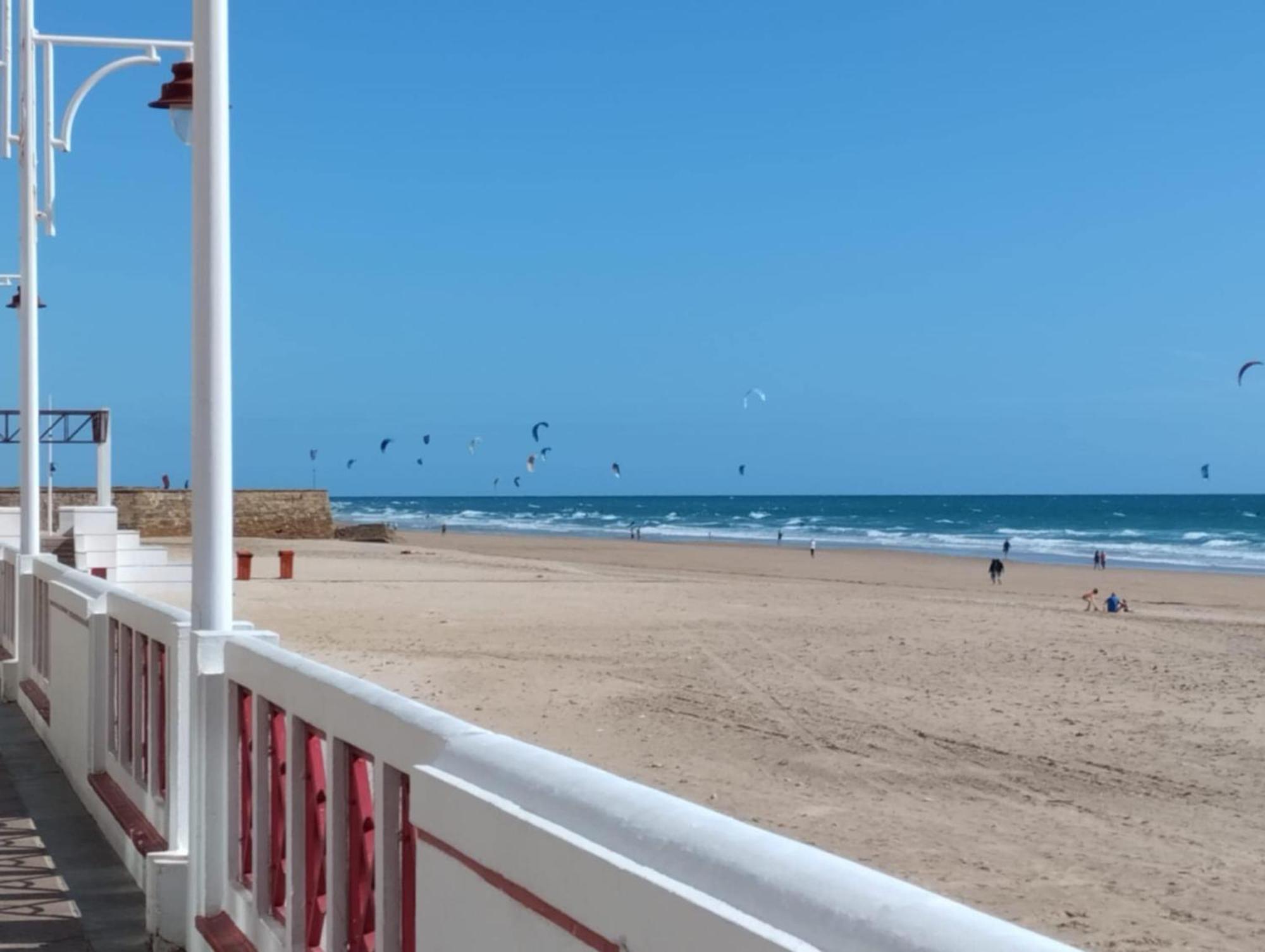 Apartamento Candari Playa En Cádiz Buitenkant foto